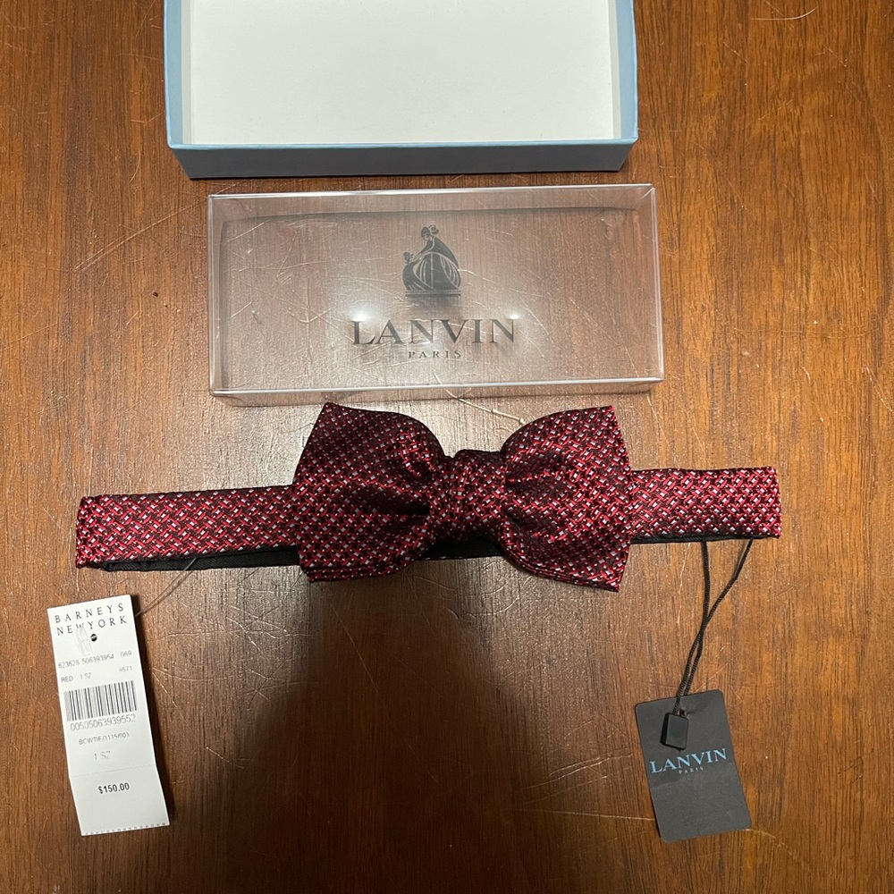 COPY - BNWT Lanvin men’s Pre-tied Silk Bow Tie